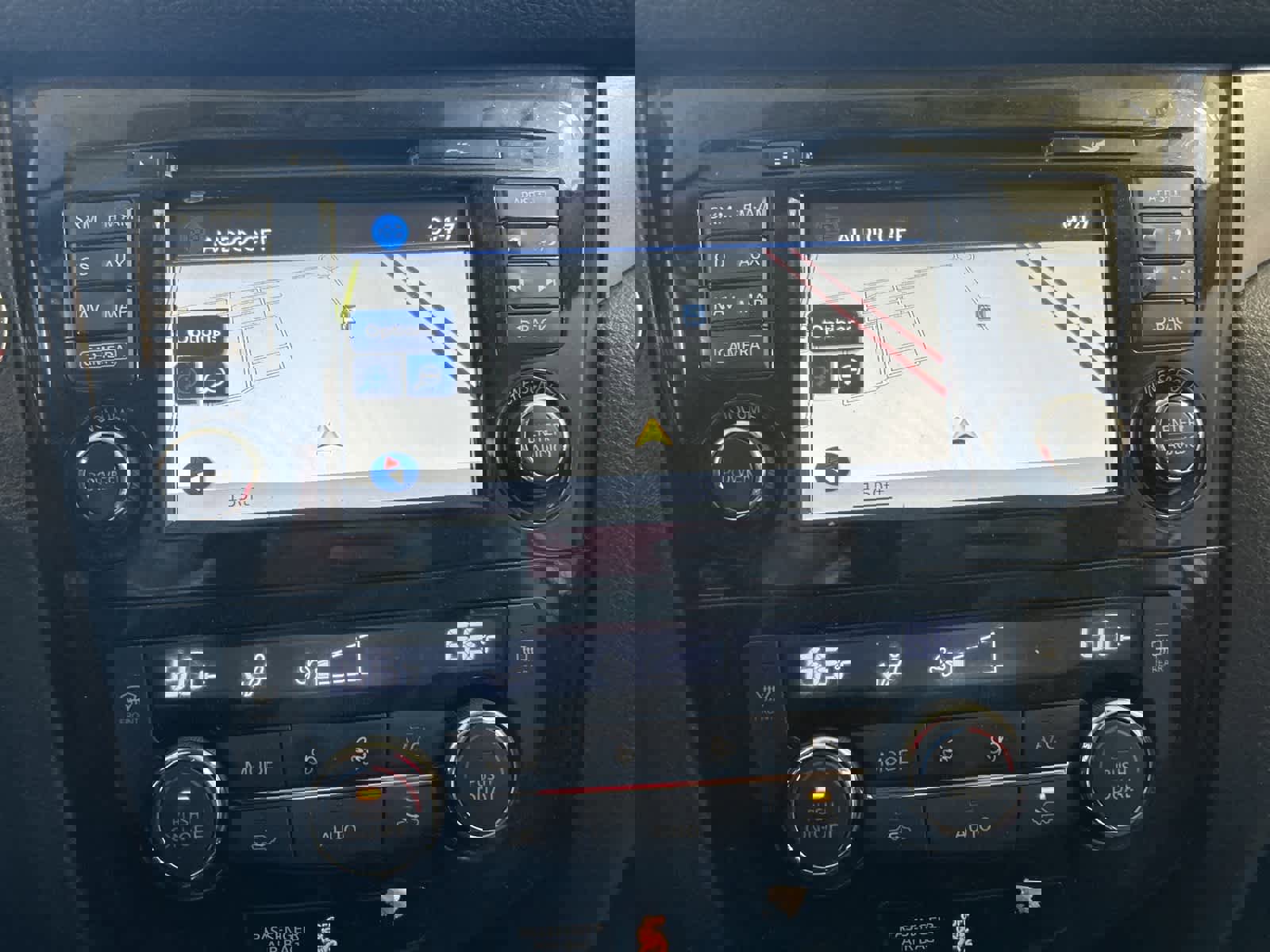 Used 2016 Nissan Rogue SV w/ SV Premium Package image 27