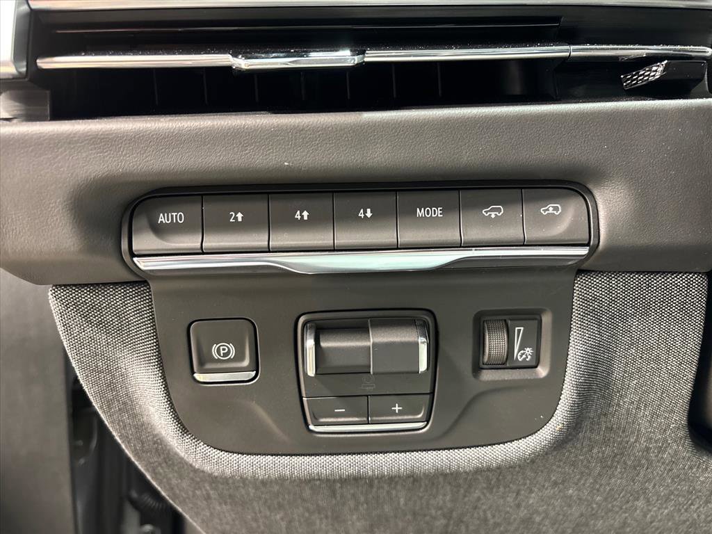 Used 2025 Cadillac Escalade Sport Platinum w/ LPO, ONYX Package image 21