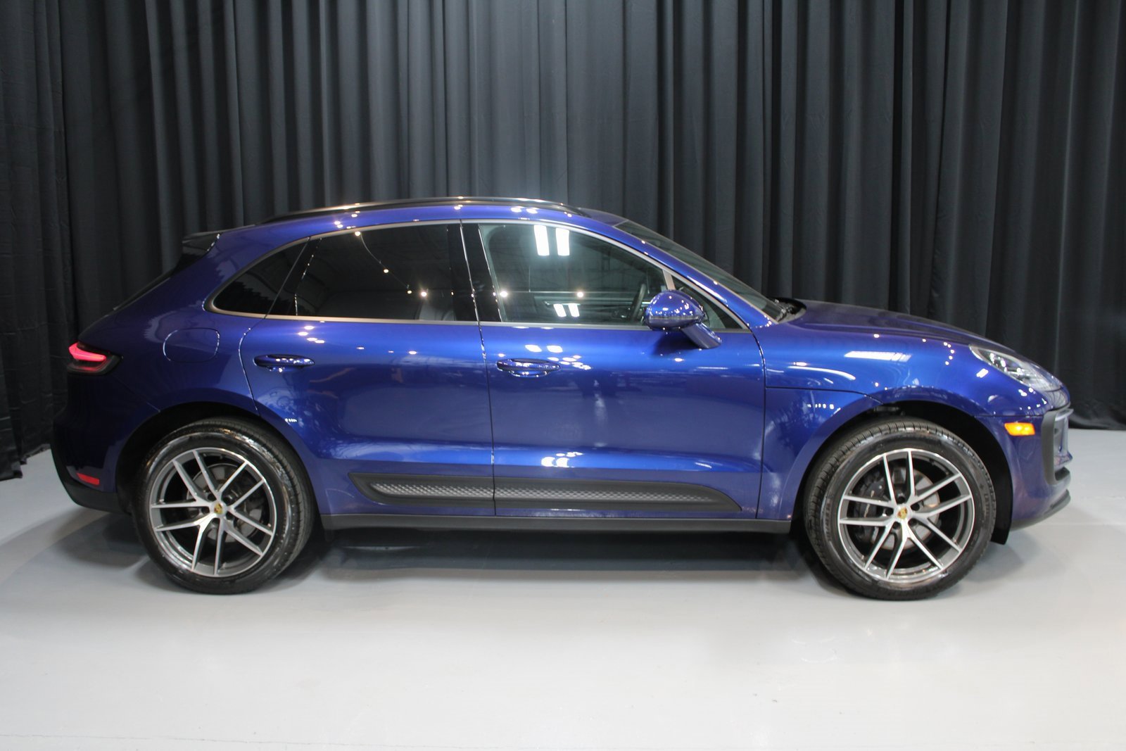 Certified 2024 Porsche Macan image 8