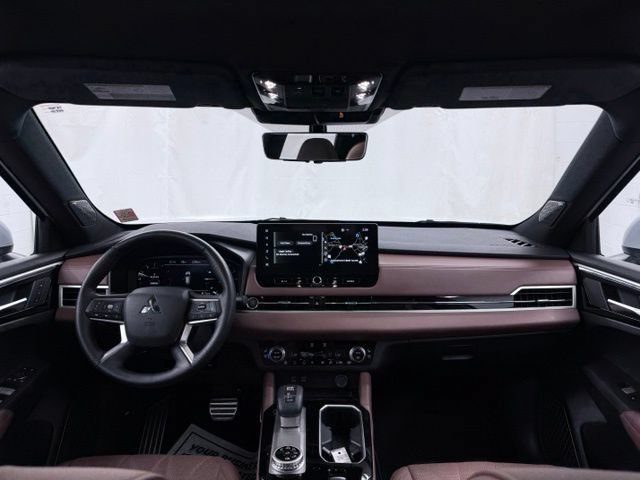 Used 2025 Mitsubishi Outlander SEL AWD/4WD image 34