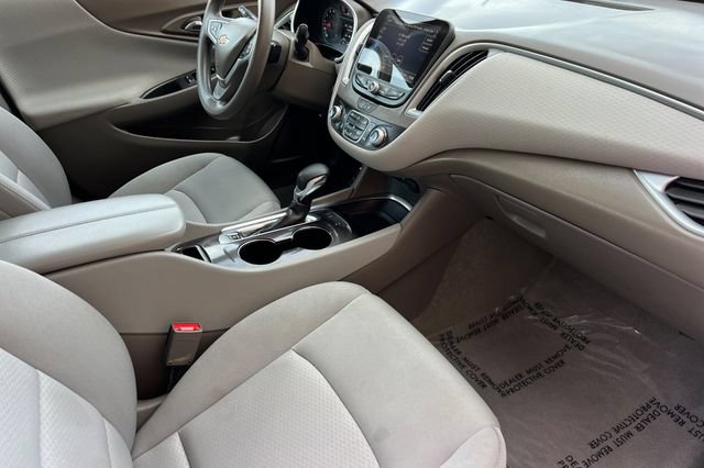 Used 2025 Chevrolet Malibu LT FWD image 17