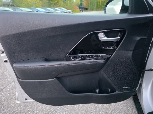 Used 2020 Kia Niro EX Premium FWD image 27
