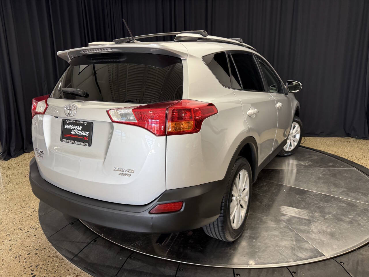 Used 2013 Toyota RAV4 Limited AWD/4WD image 8
