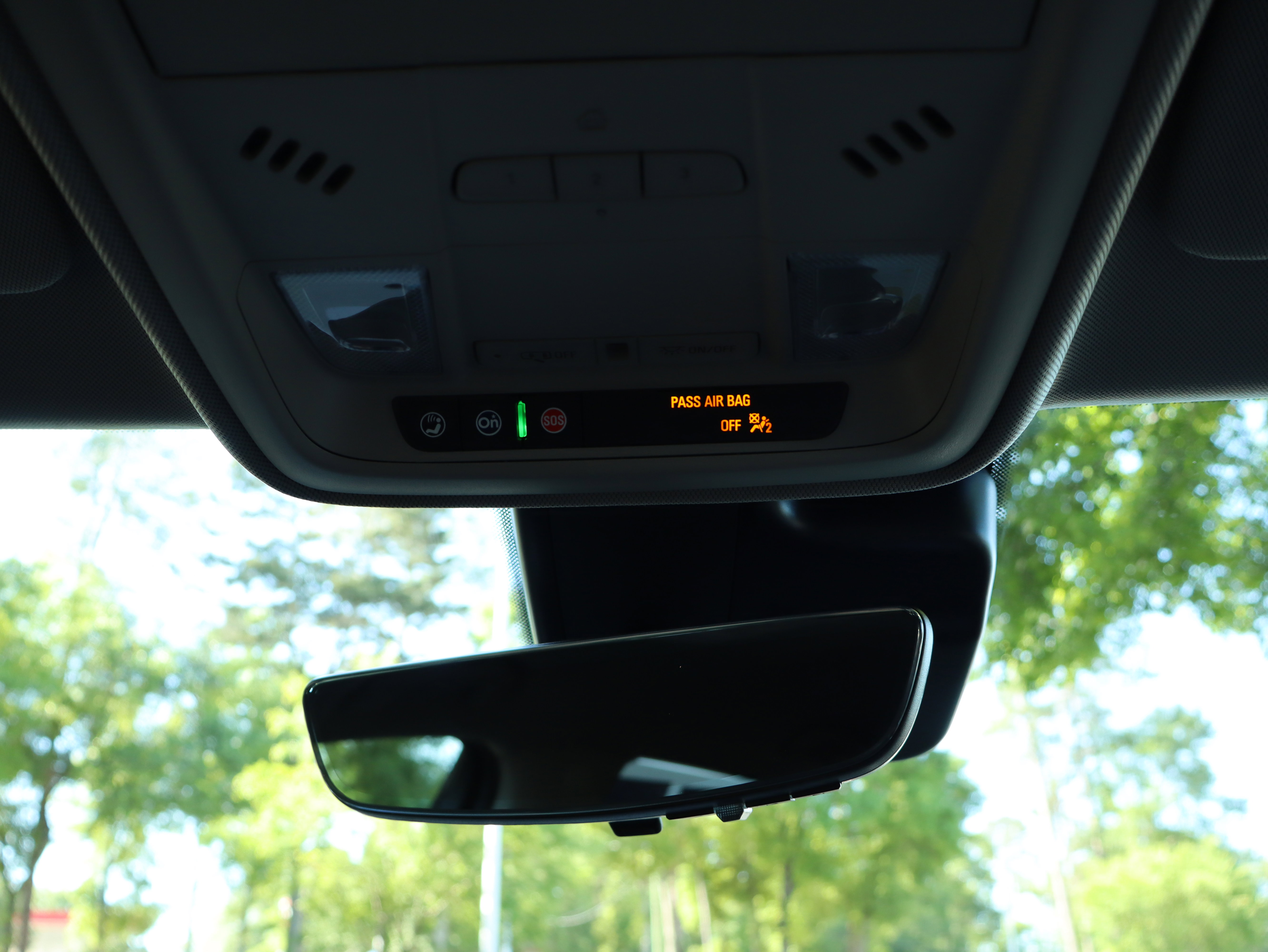 Used 2022 Cadillac XT4 Premium Luxury w/ Enhanced Visibility Package image 35