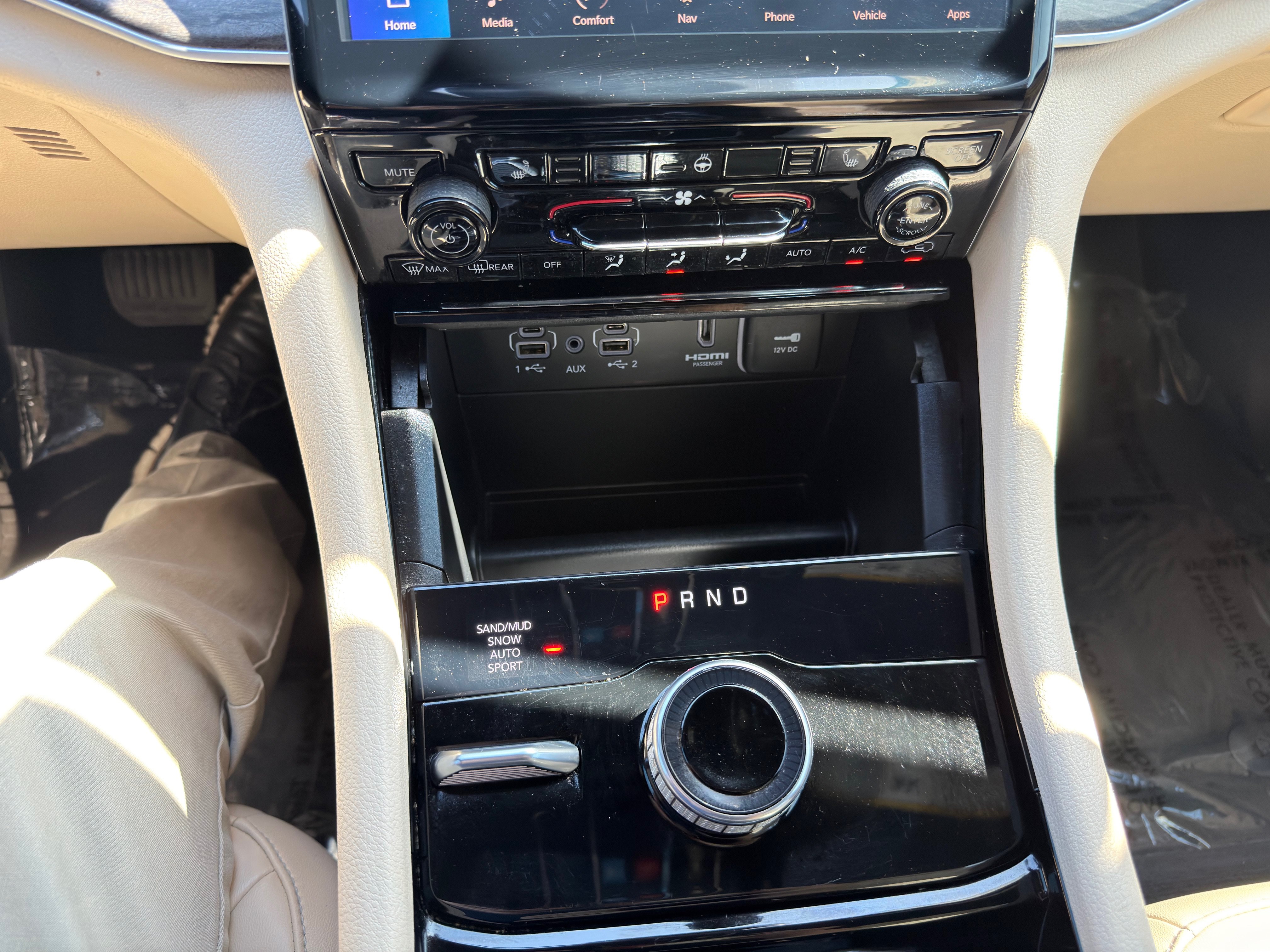 Used 2023 Jeep Grand Cherokee Limited AWD/4WD image 30