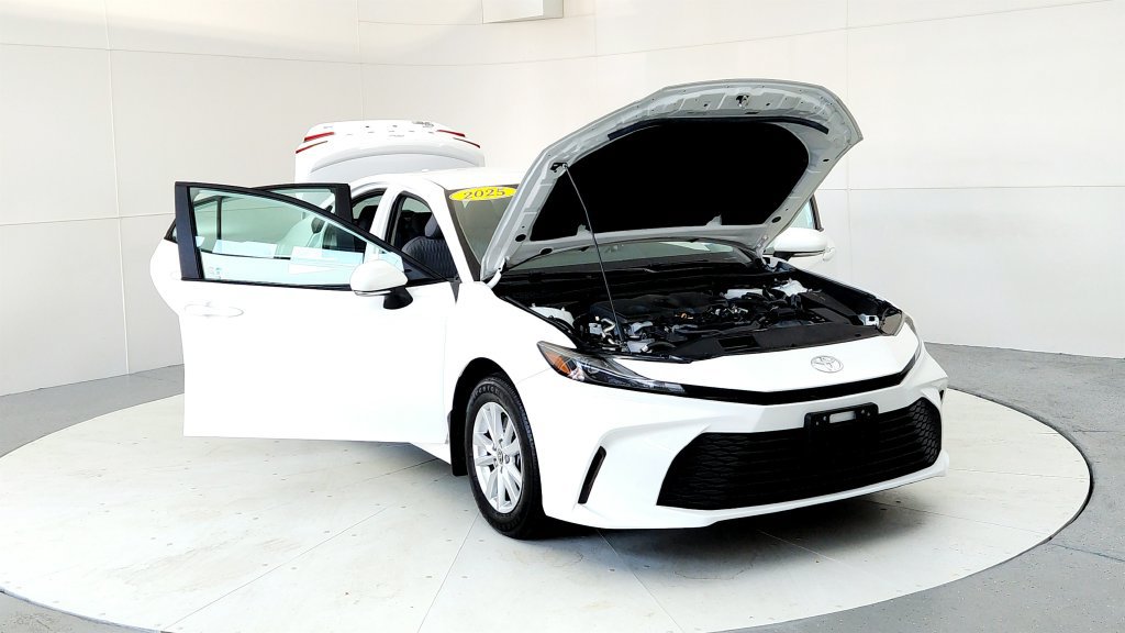 Certified 2025 Toyota Camry LE AWD/4WD image 9