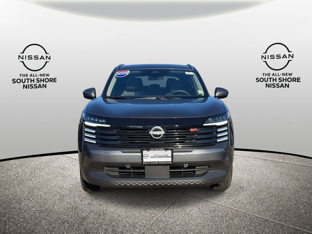 Used 2025 Nissan Kicks SR image 2