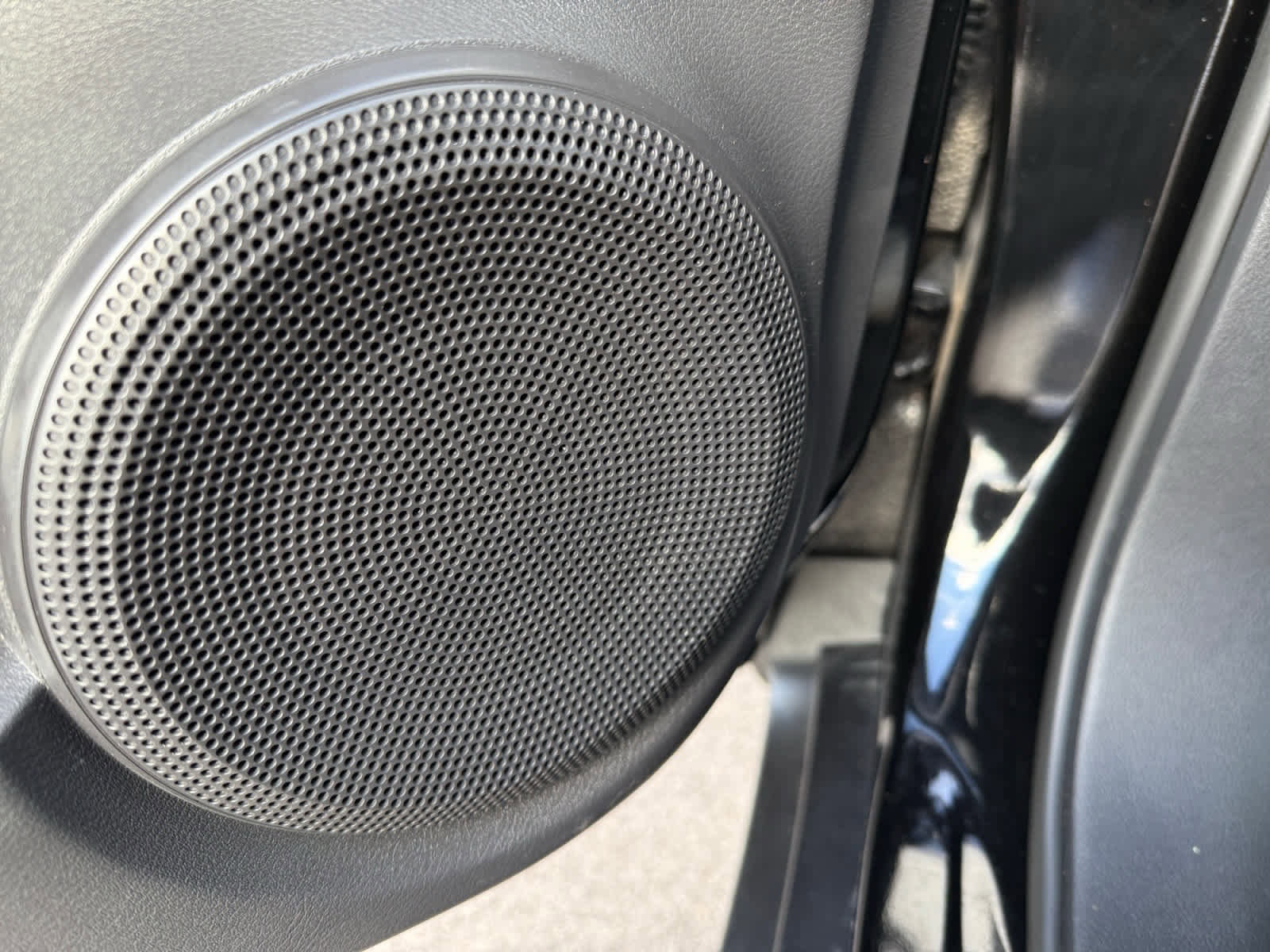 Used 2021 Nissan Kicks S image 29