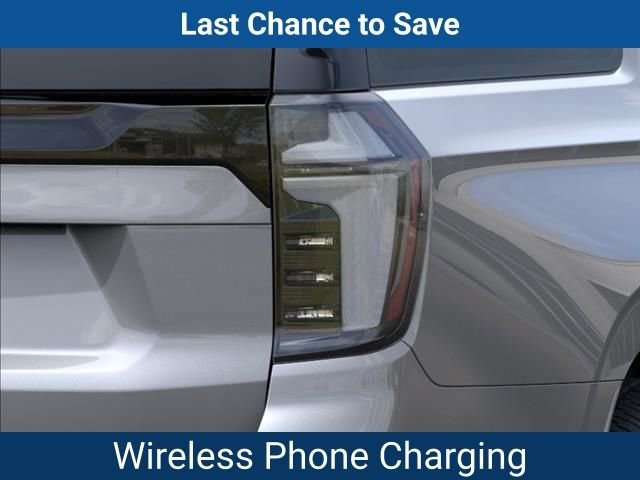 New 2025 Chevrolet Suburban Premier w/ Sun And Tow Package AWD/4WD image 12