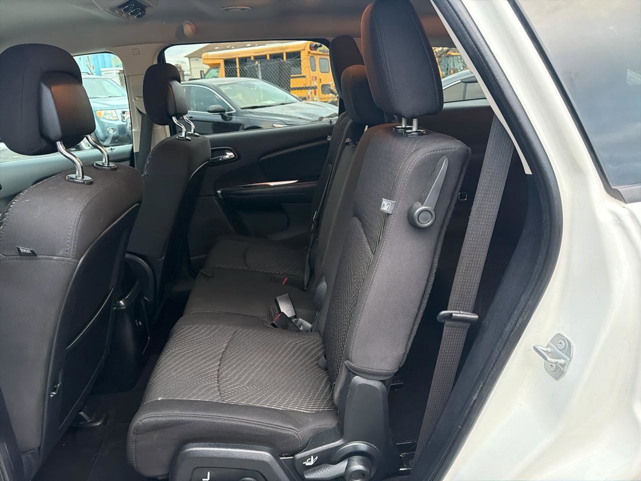 Used 2015 Dodge Journey SXT w/ Flexible Seating Group image 22