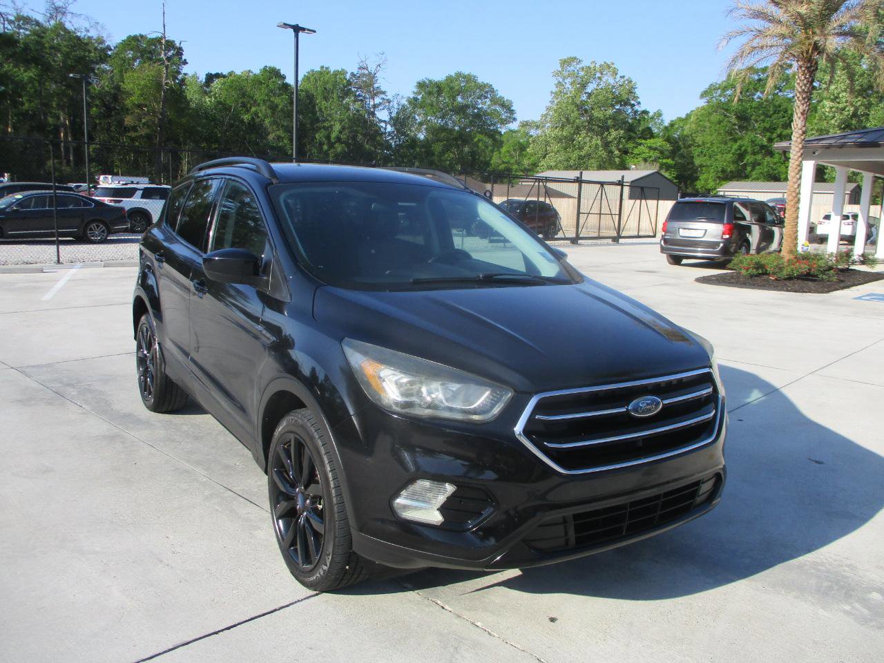Used 2017 Ford Escape SE w/ SE Sport Appearance Package image 21