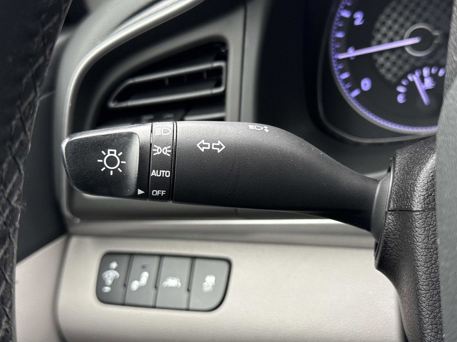 Used 2020 Hyundai Elantra Value Edition w/ Cargo Package (C1) image 12