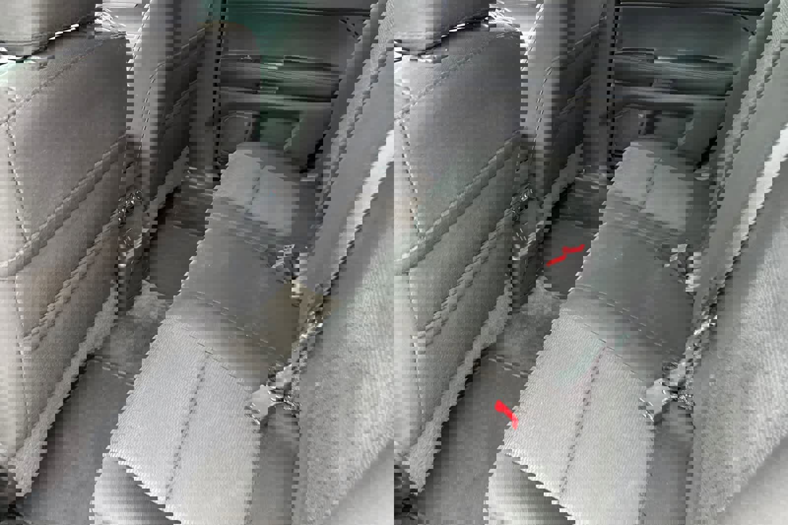 Used 2015 Ford Explorer XLT image 4