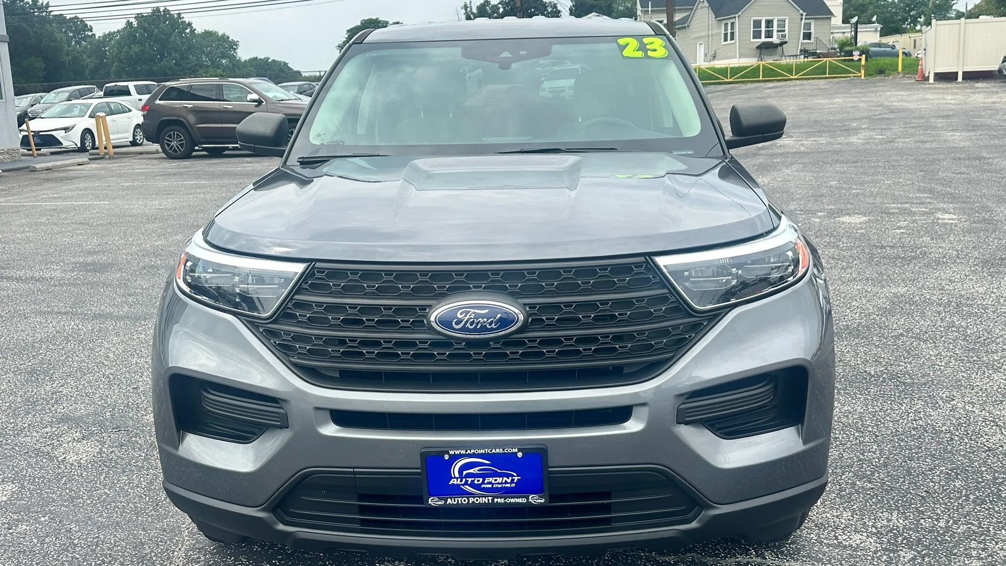 Used 2023 Ford Explorer 2WD image 2