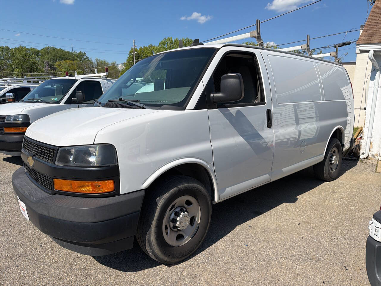 Used 2019 Chevrolet Express 2500 w/ Communications Package RWD image 4