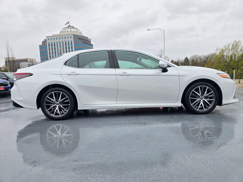 Used 2024 Toyota Camry XLE FWD image 2