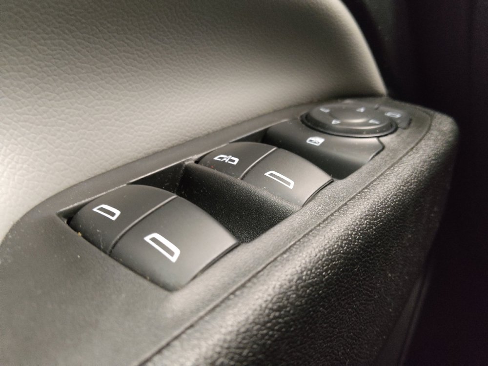 Used 2022 Chevrolet Equinox LS FWD image 27