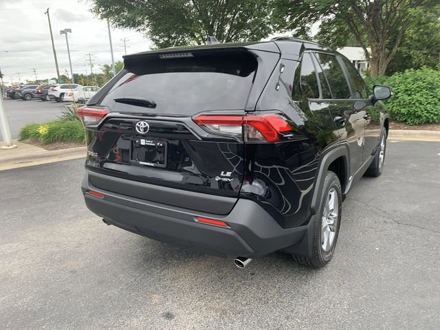 Used 2025 Toyota RAV4 LE AWD/4WD image 8