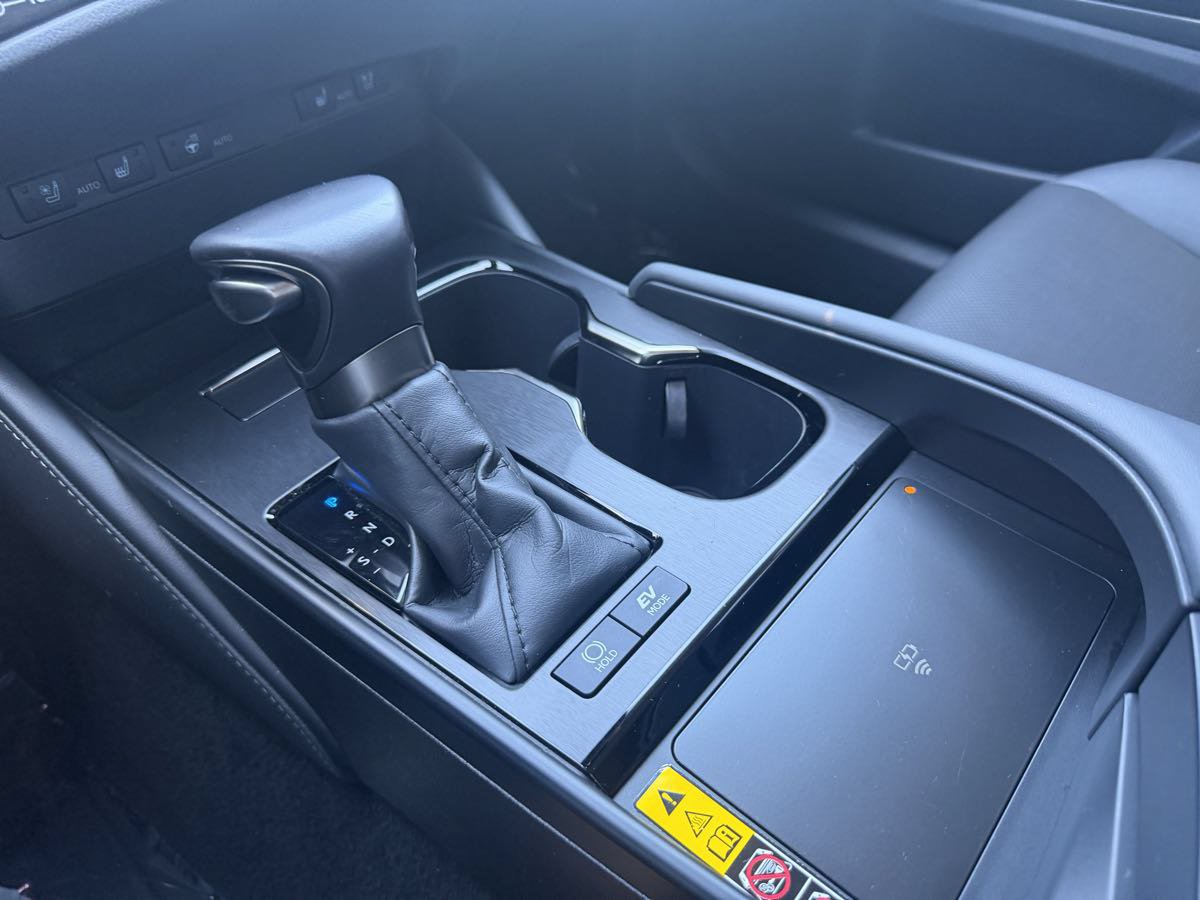 Used 2025 Lexus ES 300h w/ Premium Package FWD image 14