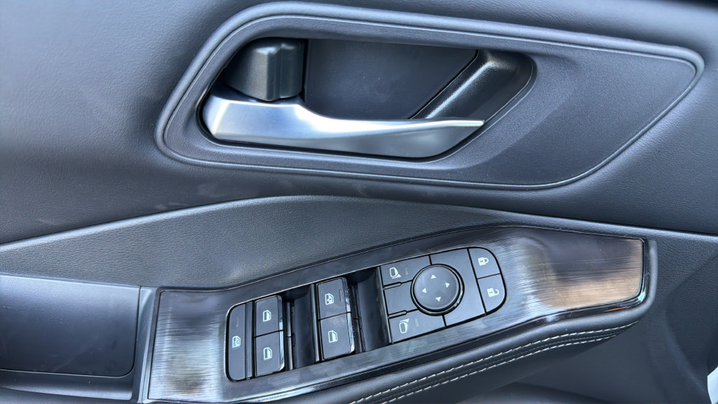 New 2026 Nissan Rogue SV AWD/4WD image 20