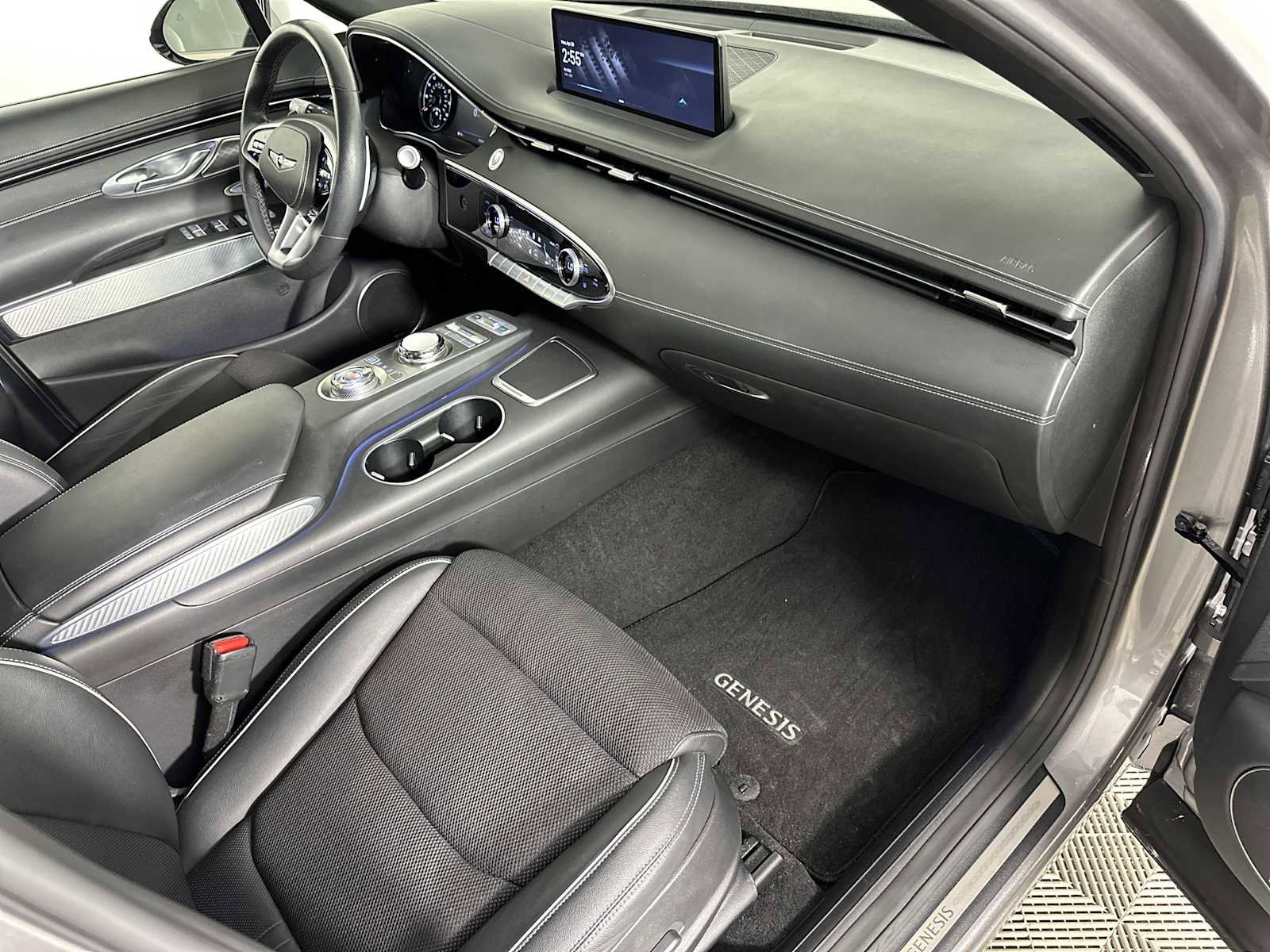 Used 2022 Genesis GV70 2.5T w/ Sport Prestige Package image 27