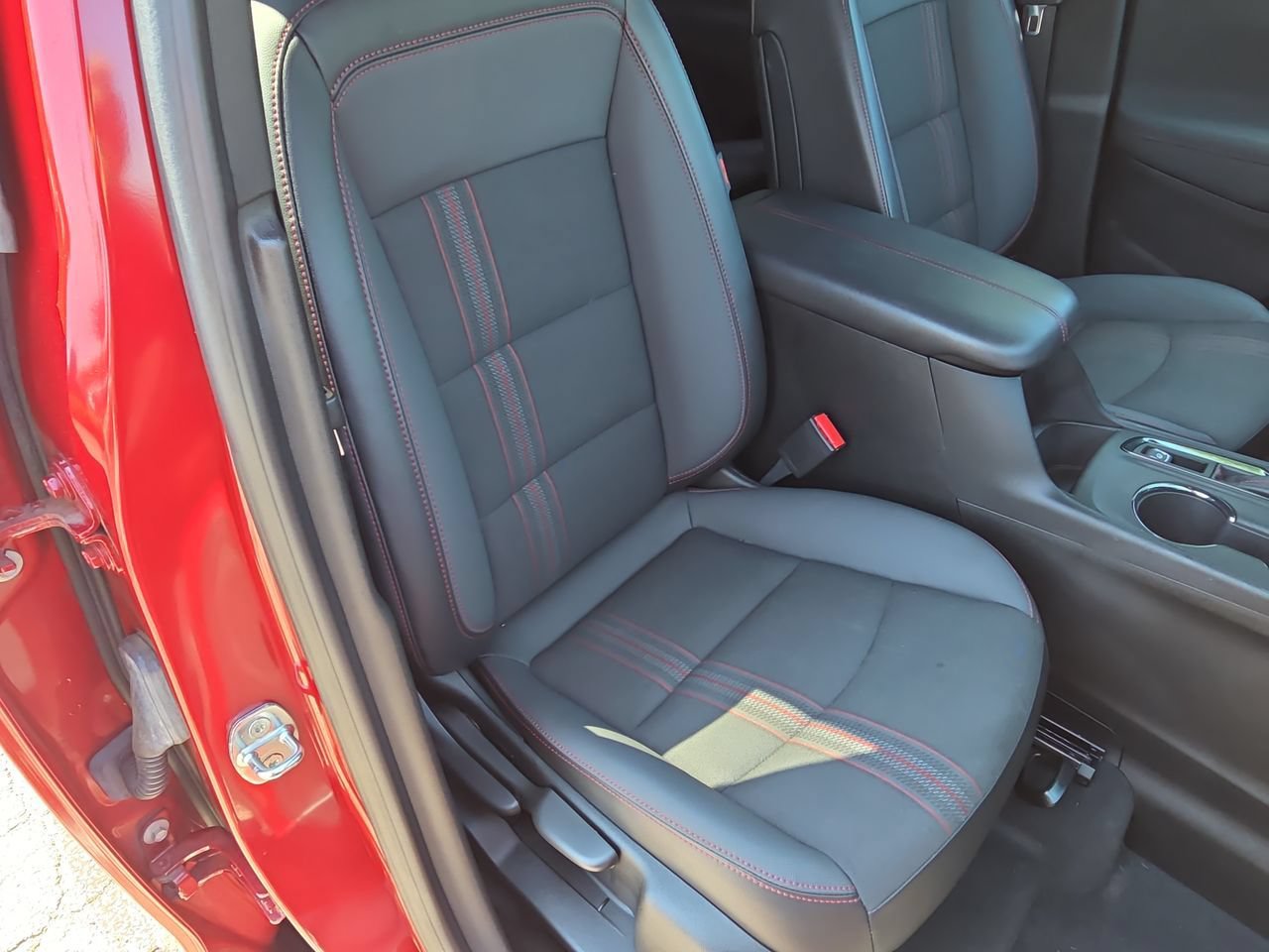 Used 2022 Chevrolet Equinox RS w/ Infotainment Package FWD image 19