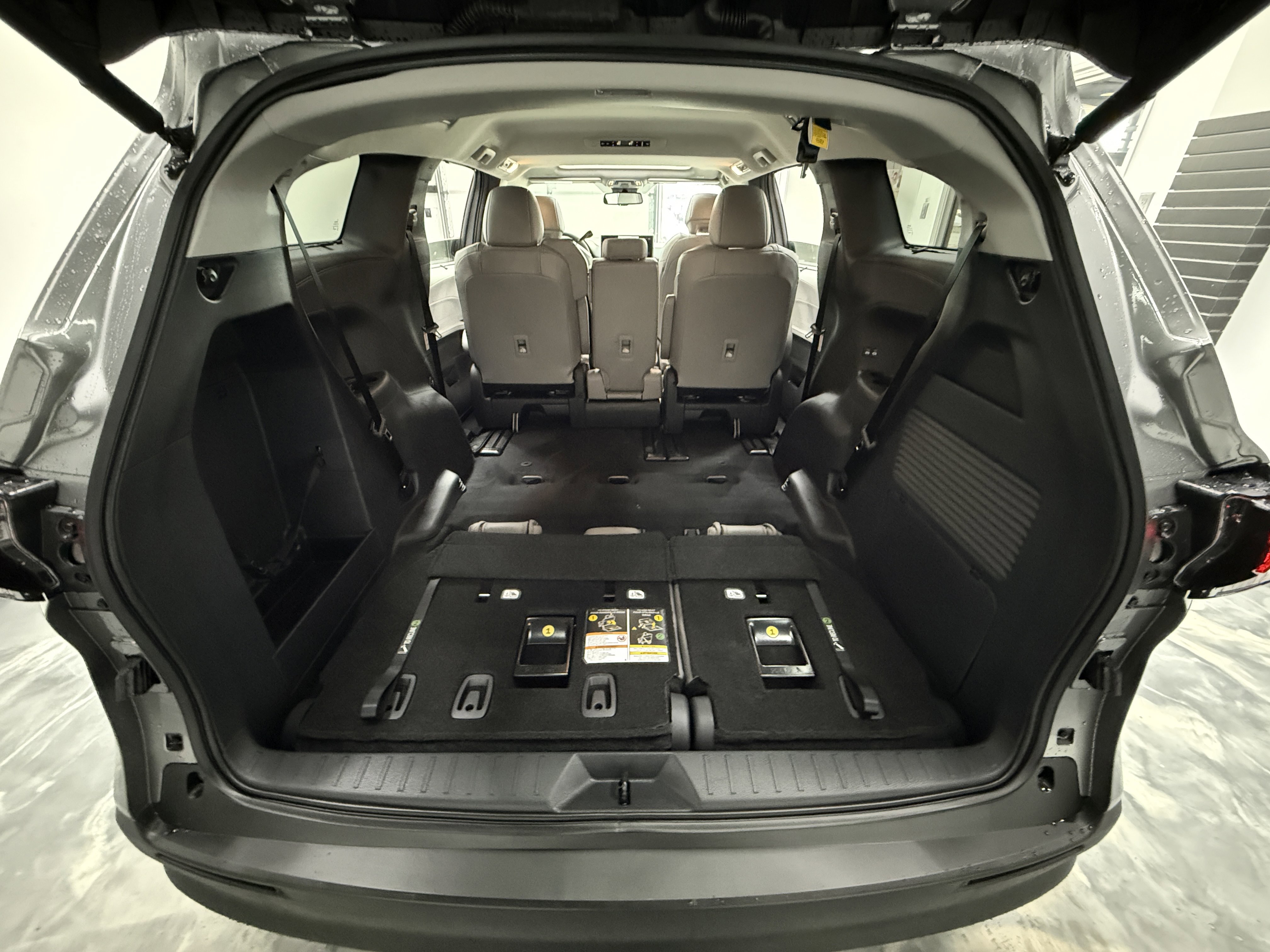 Used 2026 Toyota Sienna XLE image 30