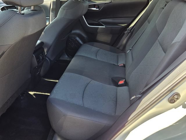 Used 2022 Toyota RAV4 XLE w/ Convenience Package FWD image 11