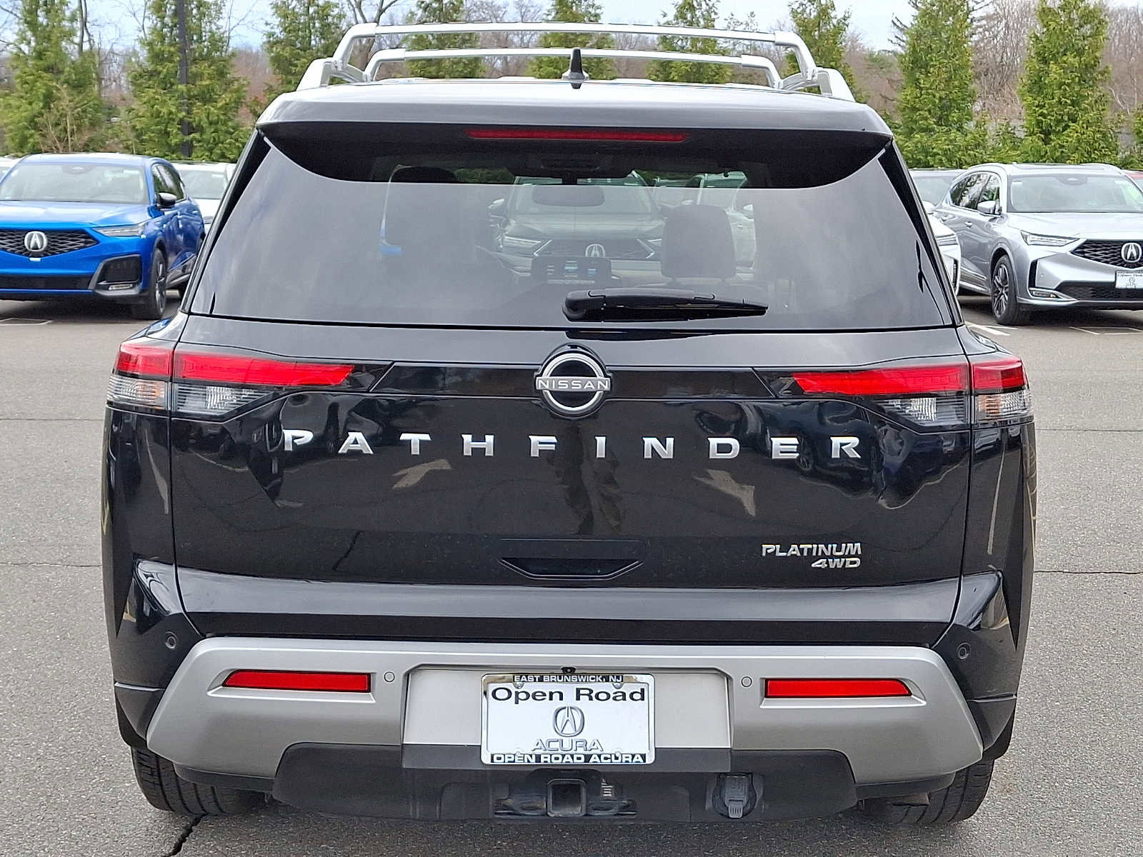 Used 2022 Nissan Pathfinder Platinum w/ Cargo Package AWD/4WD image 5