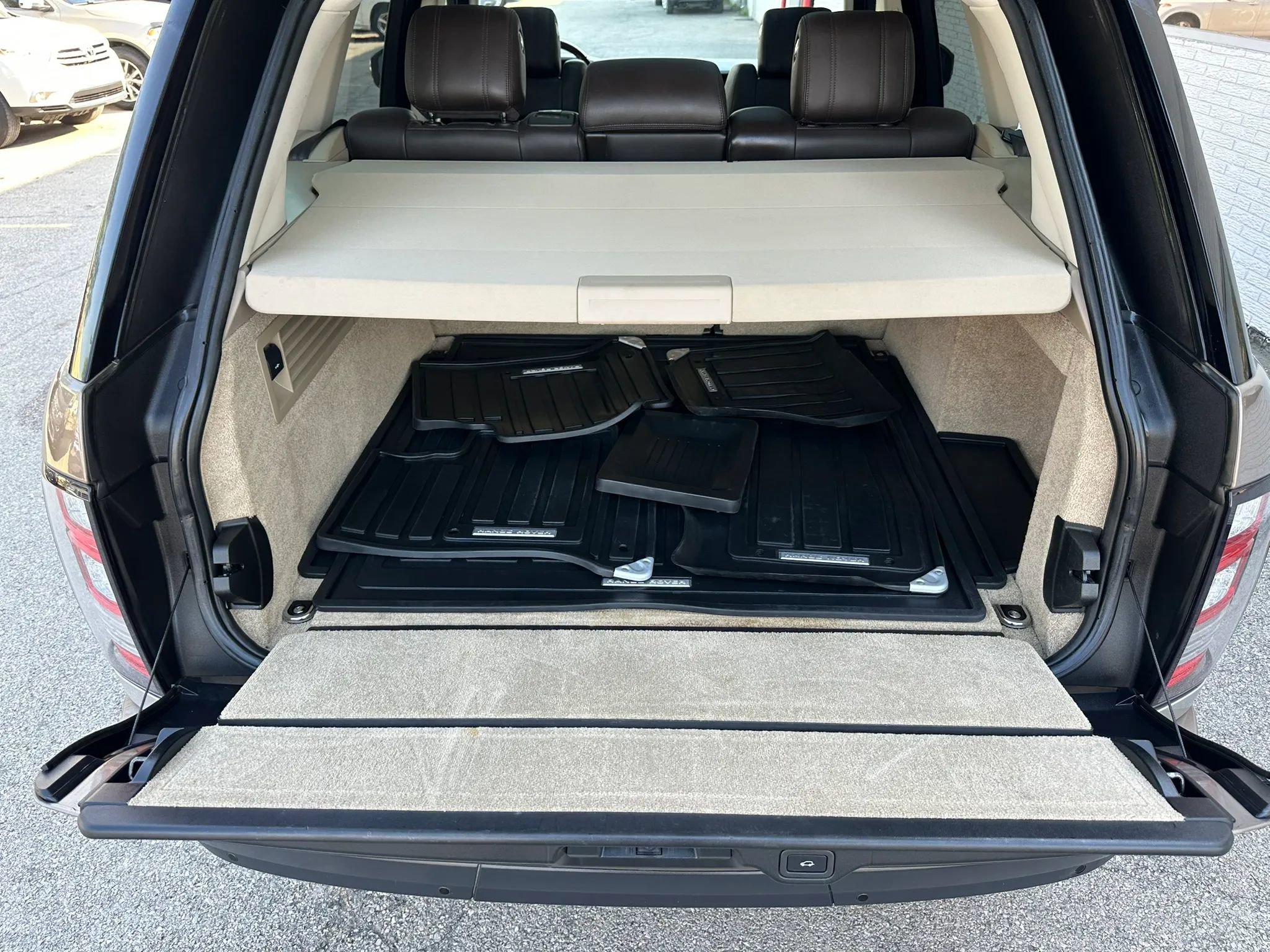 Used 2016 Land Rover Range Rover HSE image 20