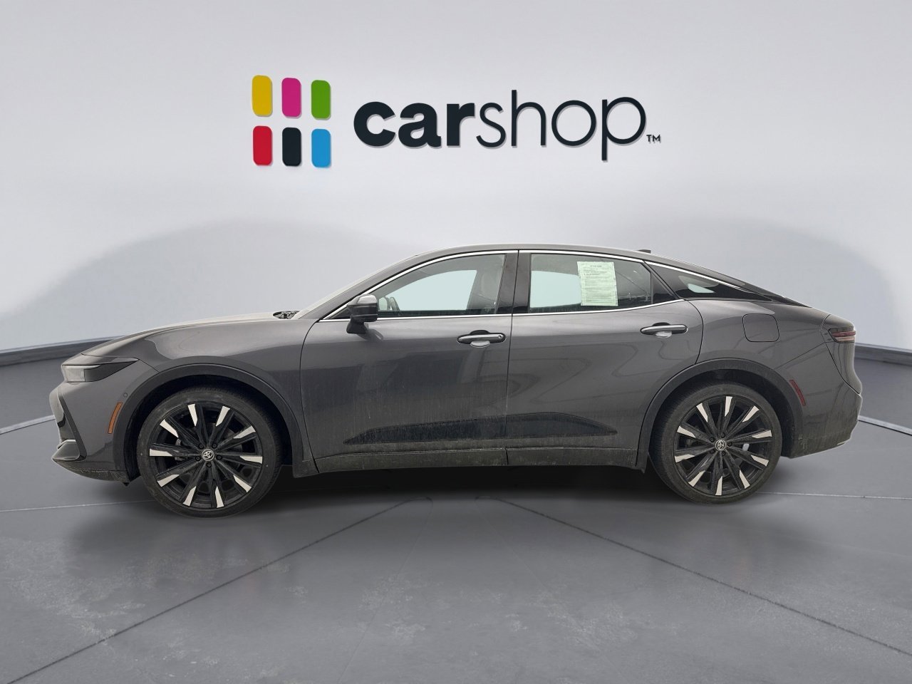 Used 2024 Toyota Crown Platinum image 2