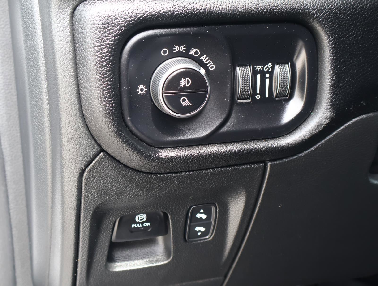 Used 2026 RAM 1500 Laramie w/ Night Edition image 23