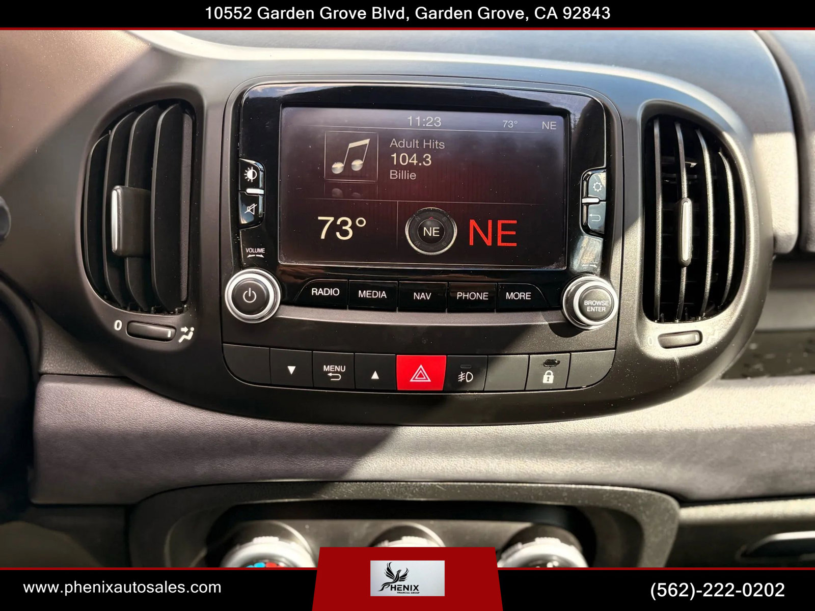 Used 2017 FIAT 500L Trekking w/ Dual-Pane Sunroof Package image 32