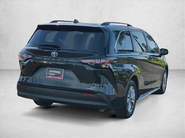 Certified 2023 Toyota Sienna XLE w/ XLE Plus Package FWD image 5