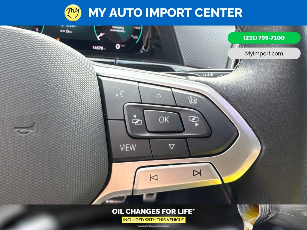 Used 2025 Volkswagen Atlas Peak Edition SE AWD/4WD image 17