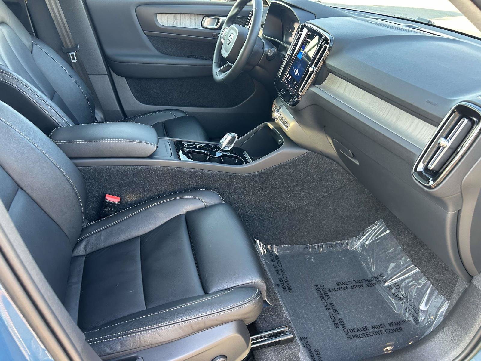Certified 2023 Volvo XC40 B4 Ultimate FWD image 12