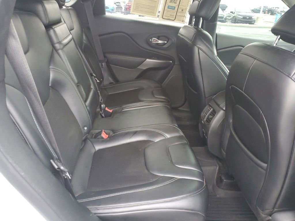 Used 2019 Jeep Cherokee Latitude Plus image 26