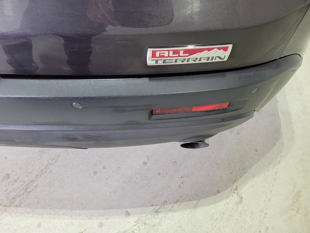 Used 2018 GMC Acadia SLE w/ Driver Alert Package I image 10