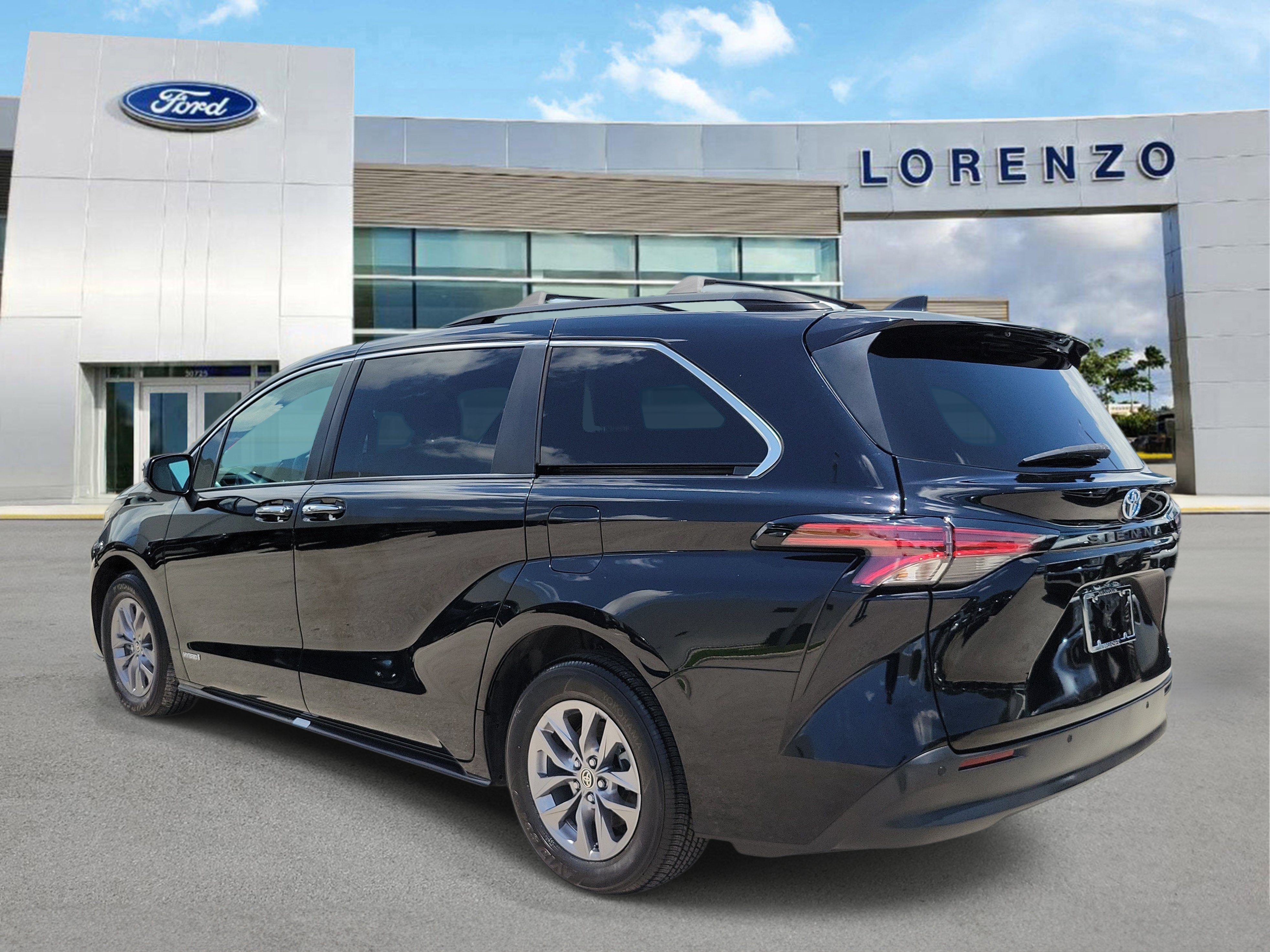 Used 2021 Toyota Sienna XLE FWD image 7