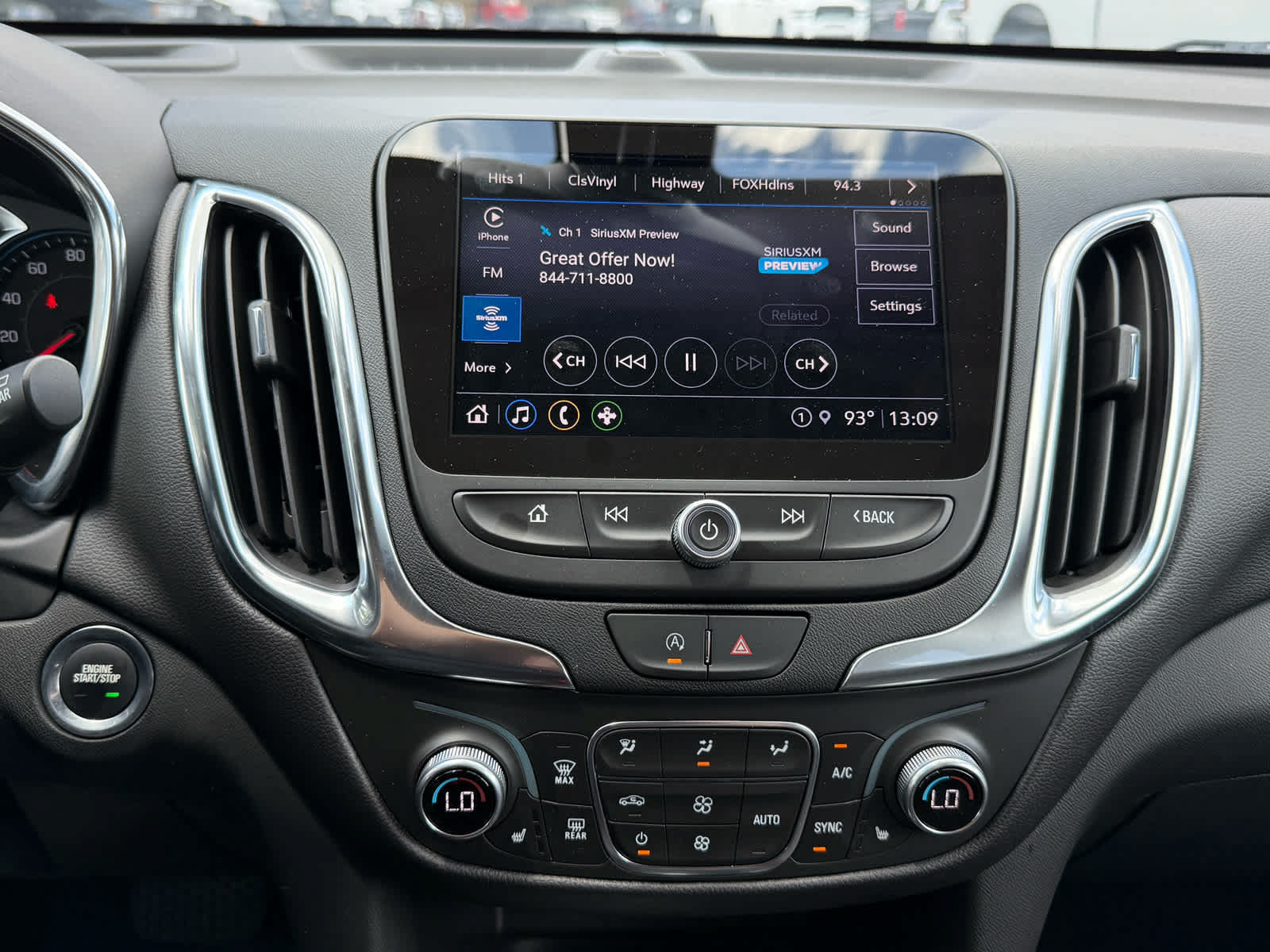 Used 2024 Chevrolet Equinox LT FWD image 17