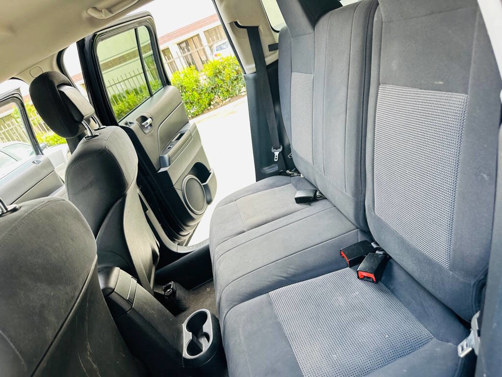 Used 2011 Jeep Patriot Latitude AWD/4WD image 16