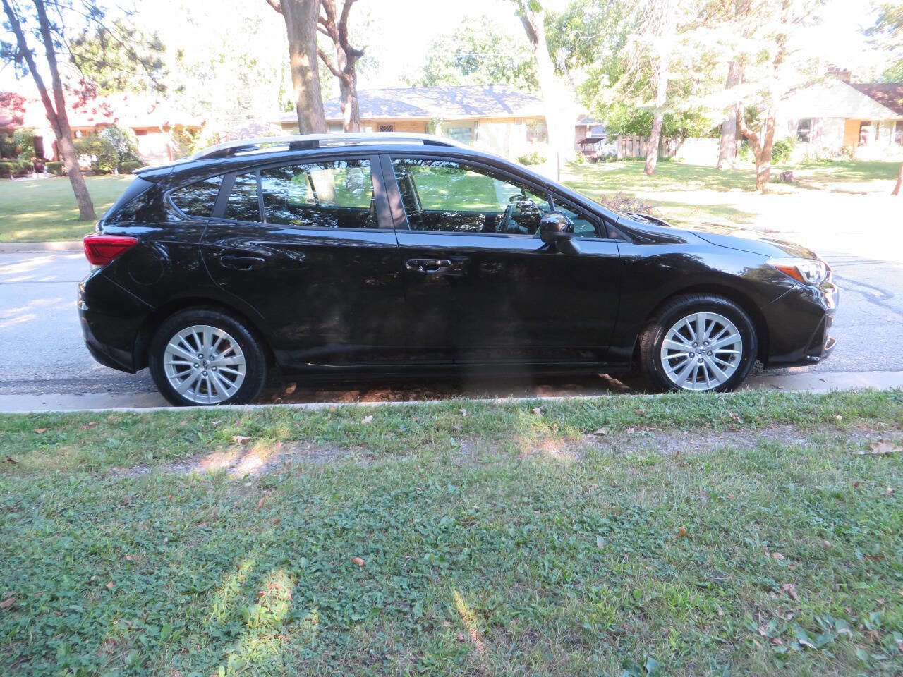 Used 2018 Subaru Impreza 2.0i Premium image 6