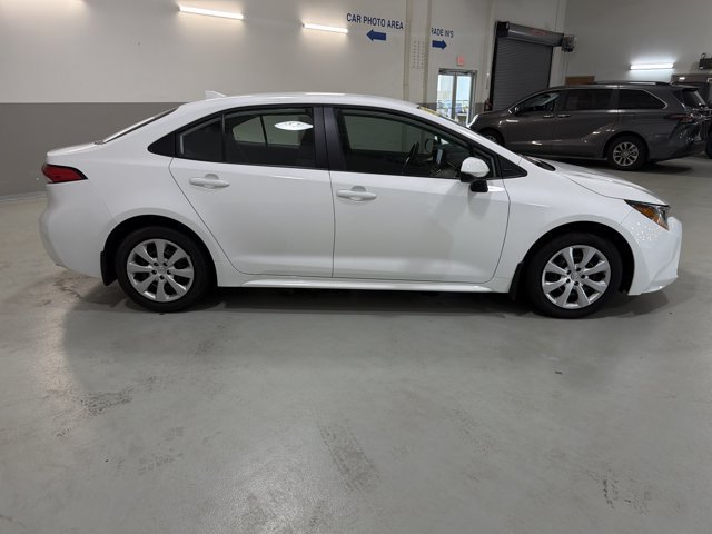 Used 2025 Toyota Corolla LE FWD image 10