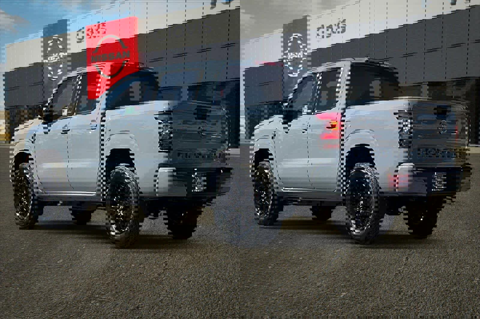 New 2026 Nissan Frontier SV image 7