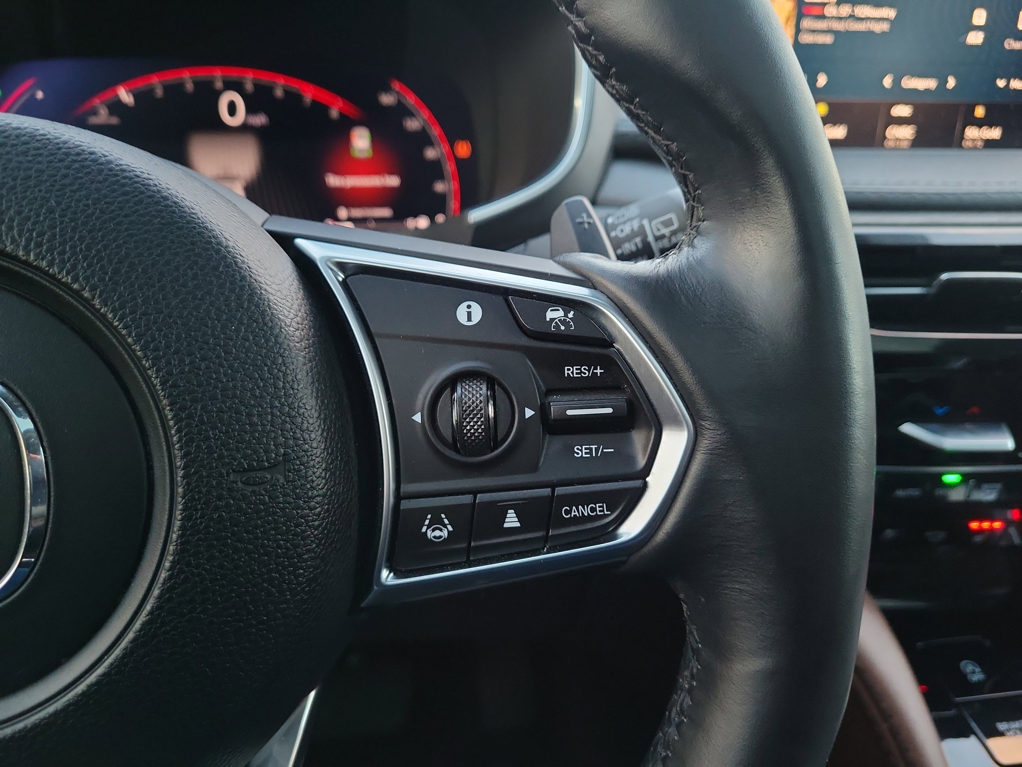 Used 2023 Acura MDX SH-AWD w/ Advance Package image 27