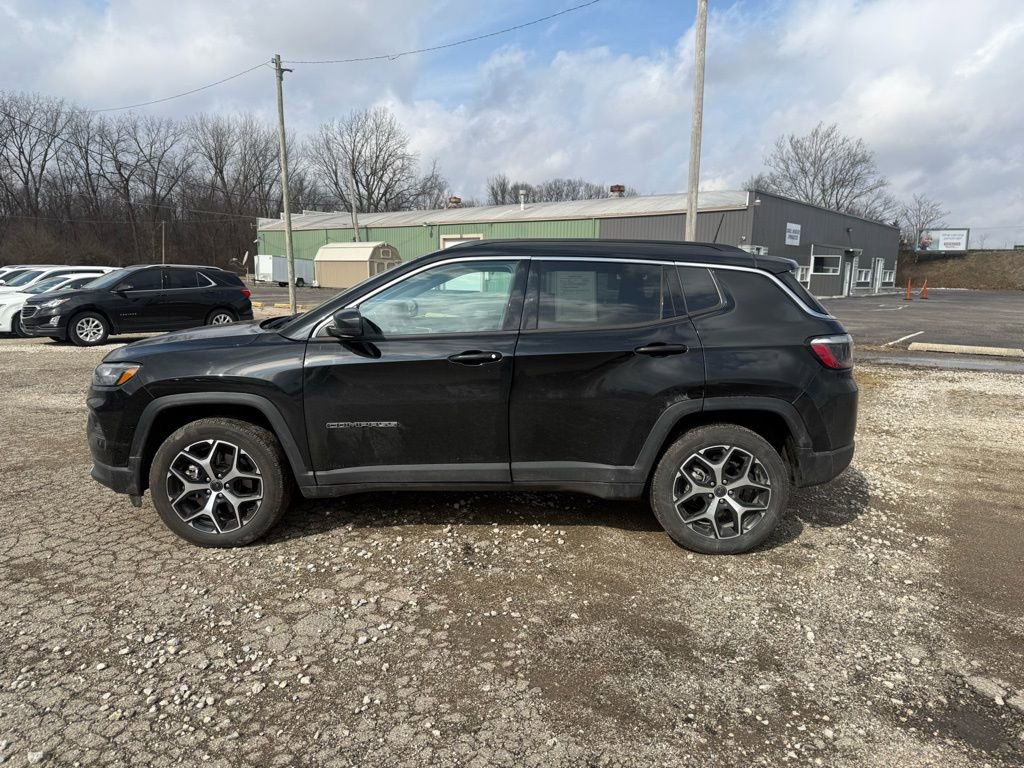 Used 2025 Jeep Compass Limited image 2