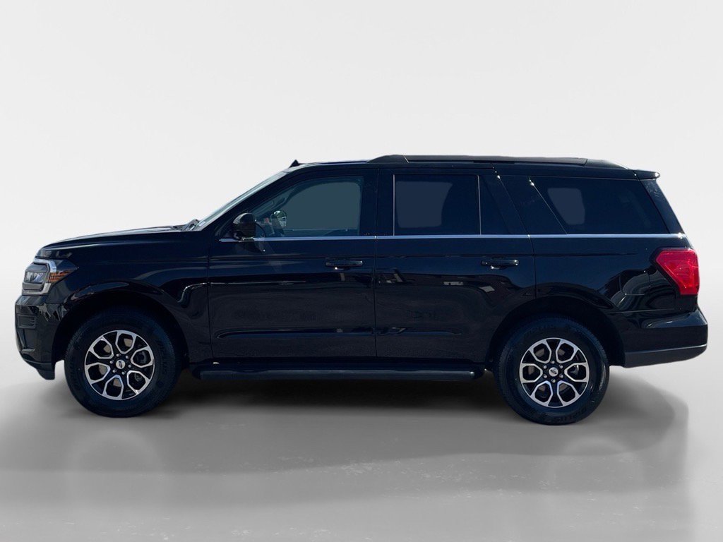 Certified 2024 Ford Expedition XLT image 3
