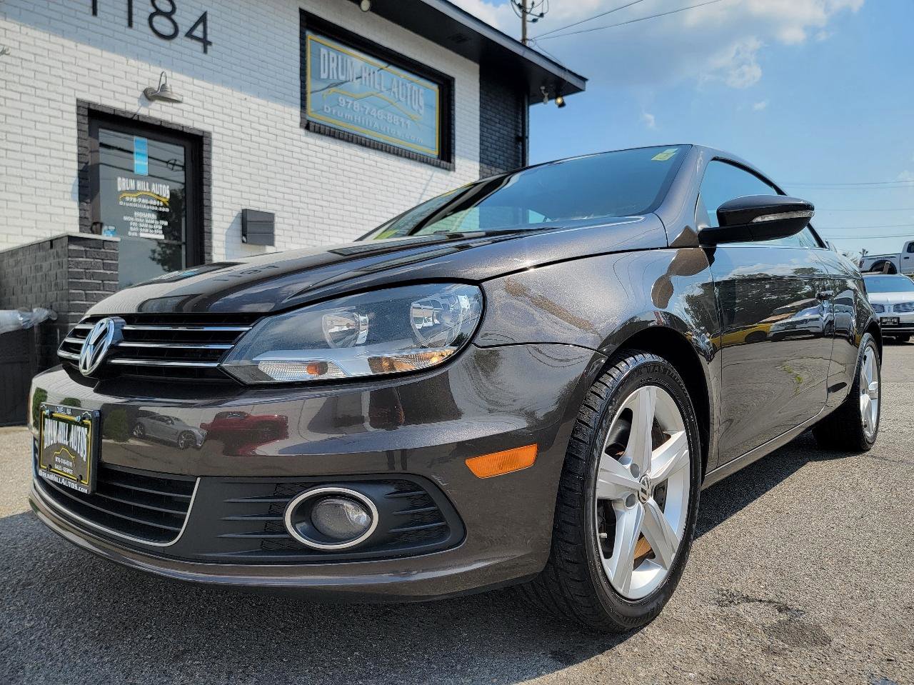 Used 2012 Volkswagen Eos Lux FWD image 2