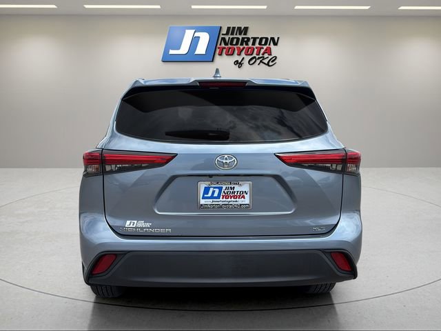 Used 2020 Toyota Highlander XLE FWD image 6