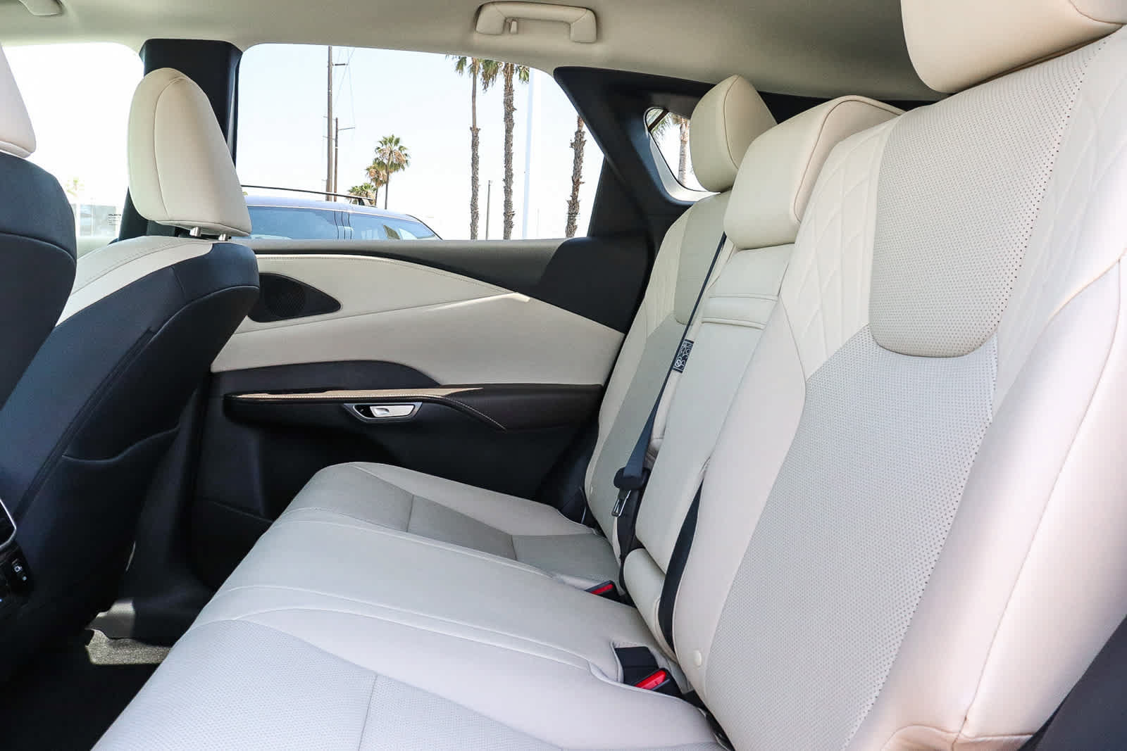 Used 2023 Lexus RX 350 FWD w/ Cold Area Package image 22